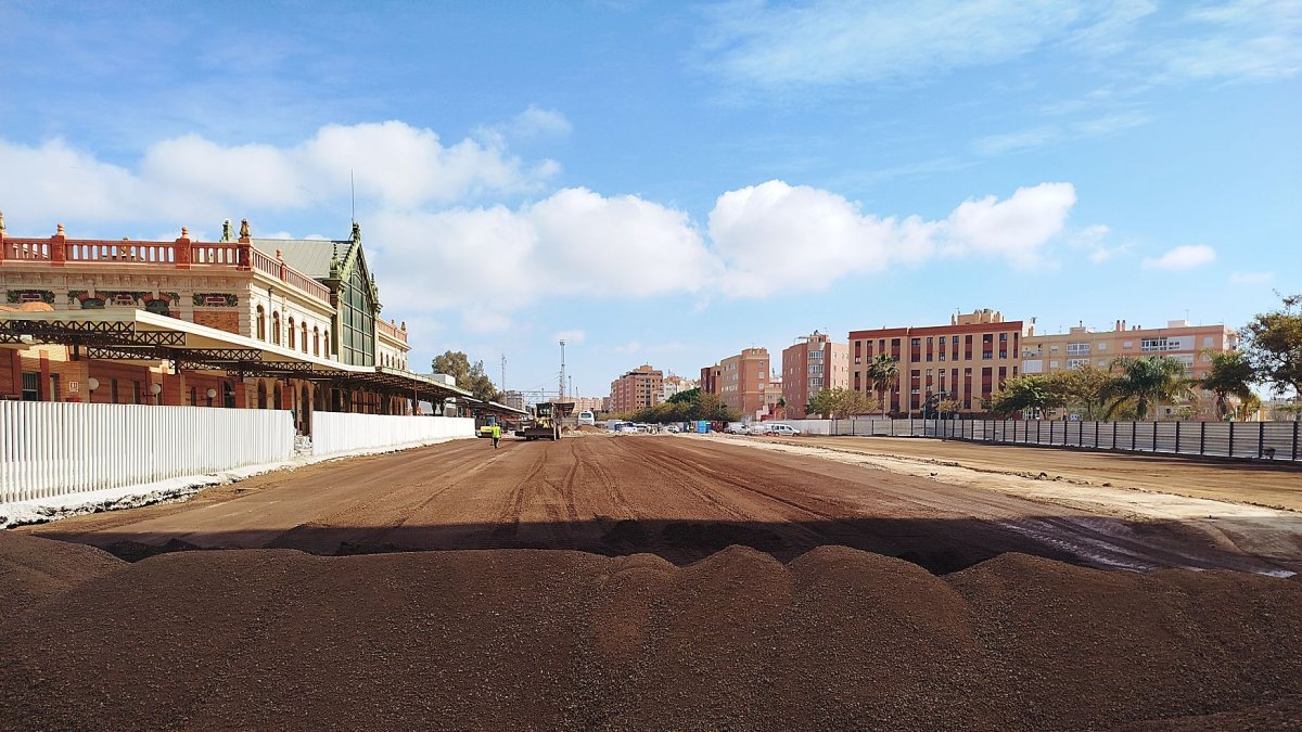 Así va la obra de urbanización sobre la playa de vías