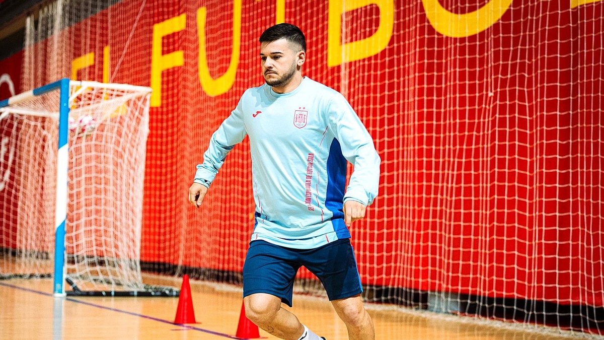 Pani vive una temporada especial porque también es internacional absoluto.