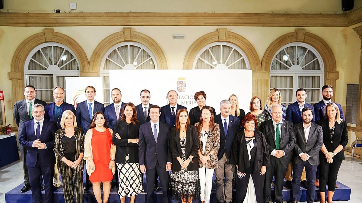 Junta directiva y autoridades, en la presentación de UNIPROSAL.