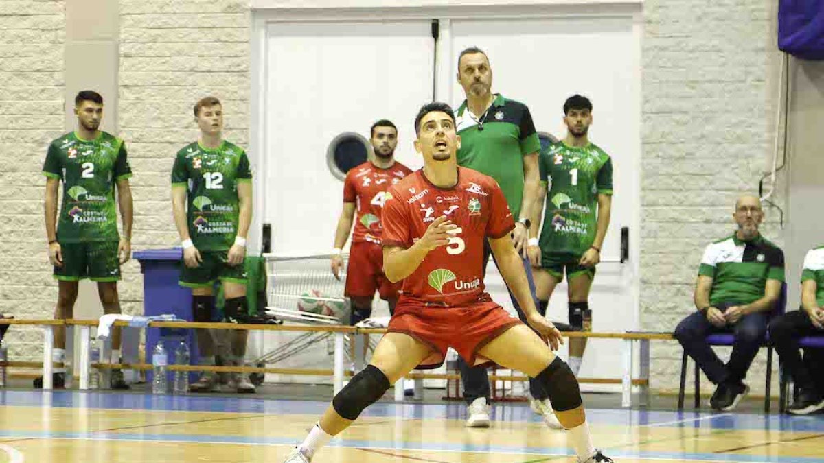 Charly y Paquillo han hablado antes del partido ante Melilla.