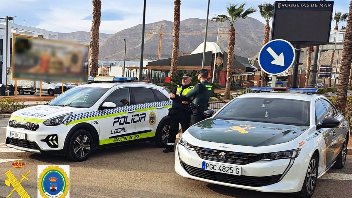 El ladrón ha sido detenido por agentes de Policía Local y Guardia Civil.