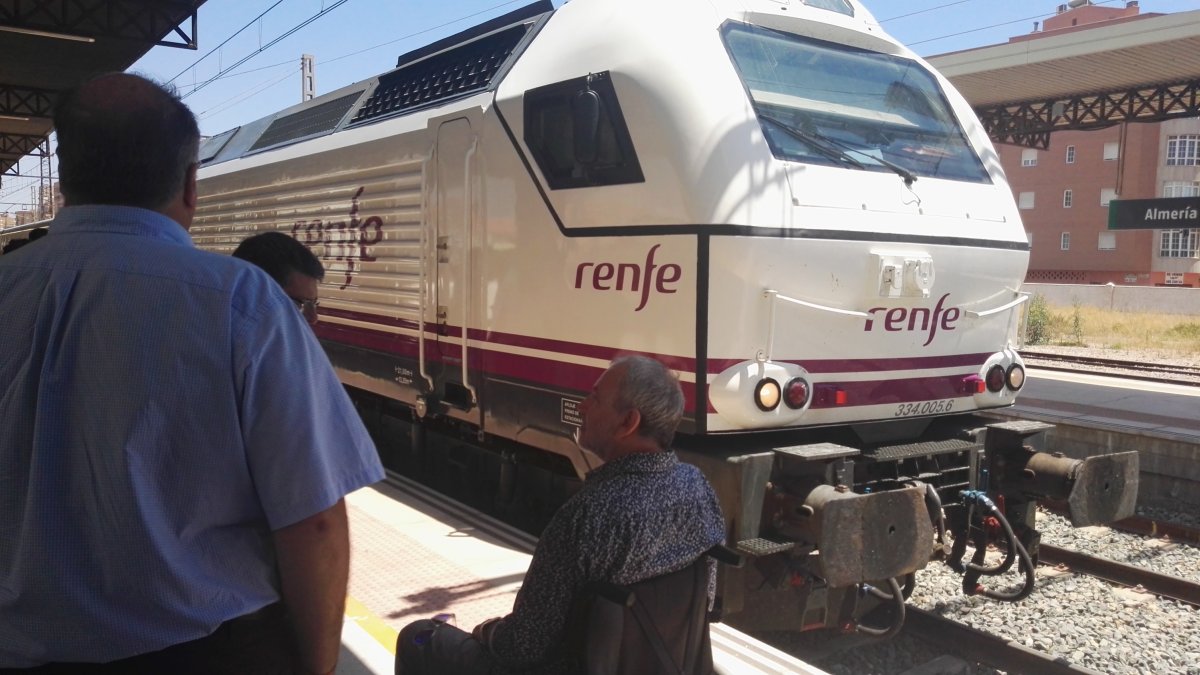 Llegada de un Intercity a Almería.