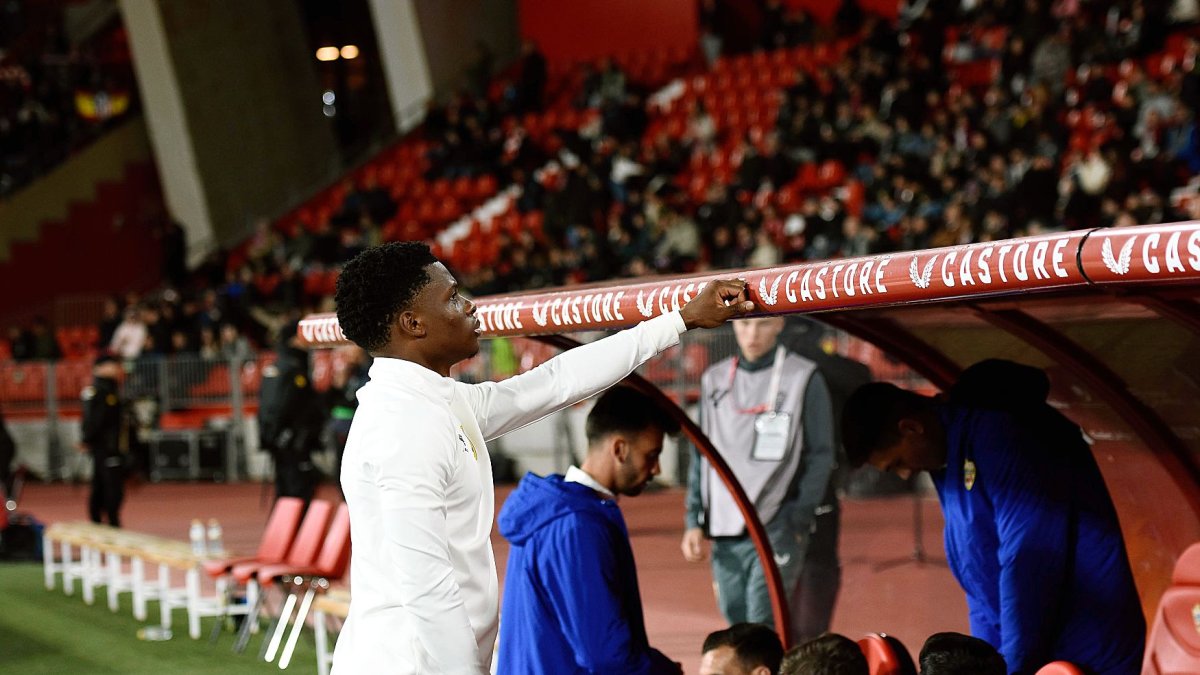 Ramazani se quedó sin participar en la fiesta.