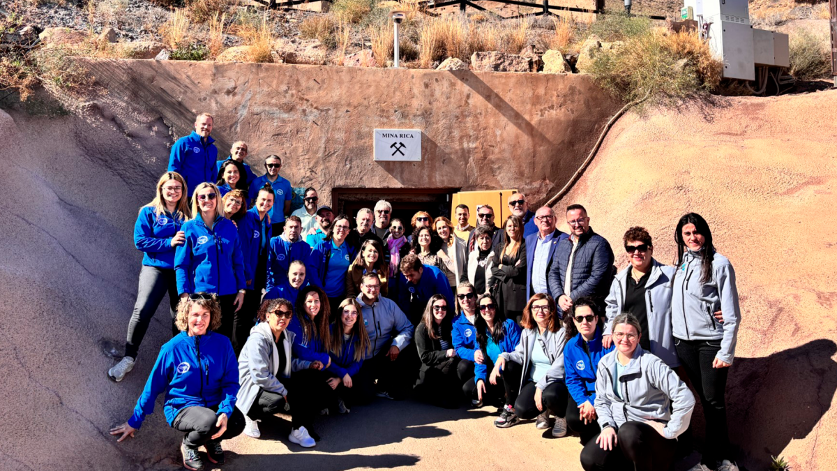 Foto de grupo del evento.