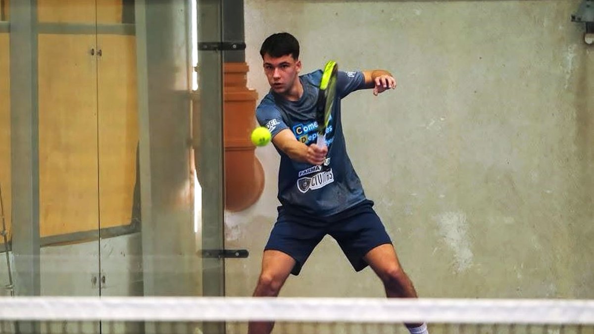 José Manuel López Machado está avanzando a pasos seguros en el mundo del pádel gracias a Kike Martos.