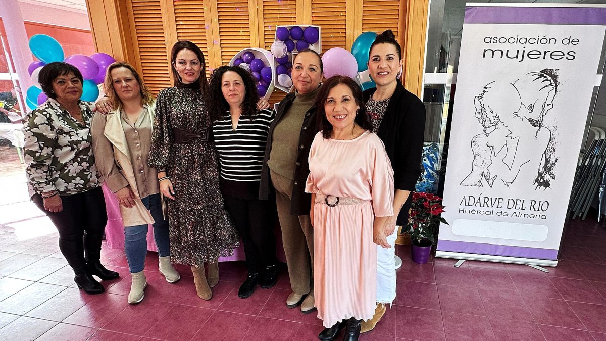 Instituto Andaluz de la Mujer y Ayuntamiento de Huércal de Almería, con la Asociación de Mujeres Adarve del Río.