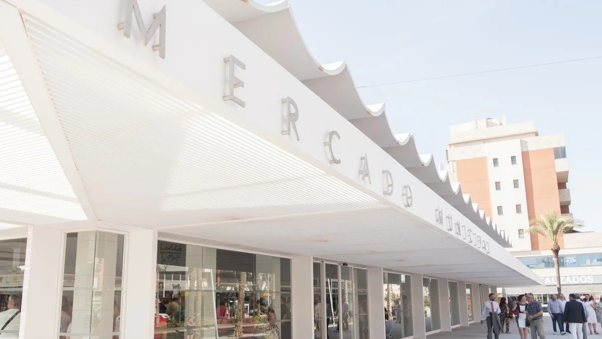 El mercado de abastos de Roquetas de Mar.