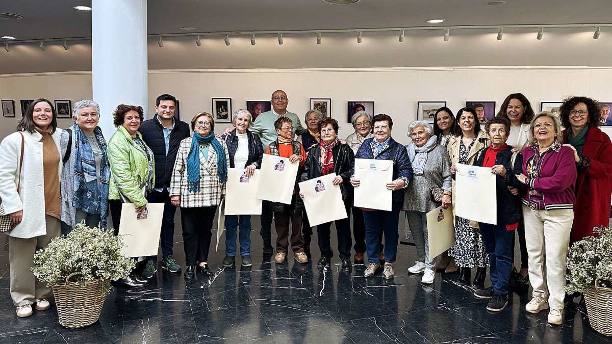 El Ayuntamiento de Huércal-Overa inaugura la exposición.