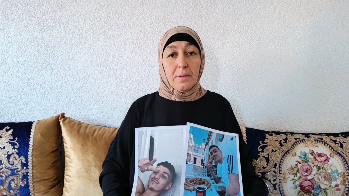 Samira Benaissa, madre de Adil Lamsiyah Benaissa, el joven de 20 años desaparecido.