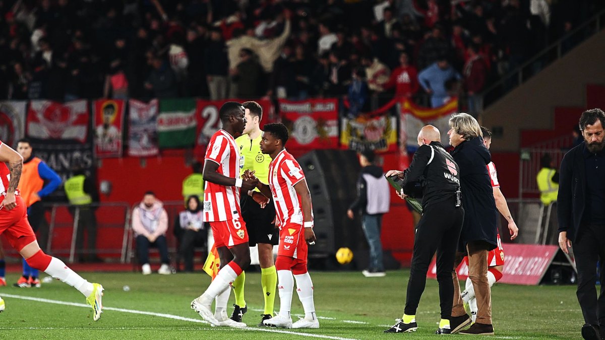 Lopy no acabó el partido frente al Sevilla y fue sustituido.