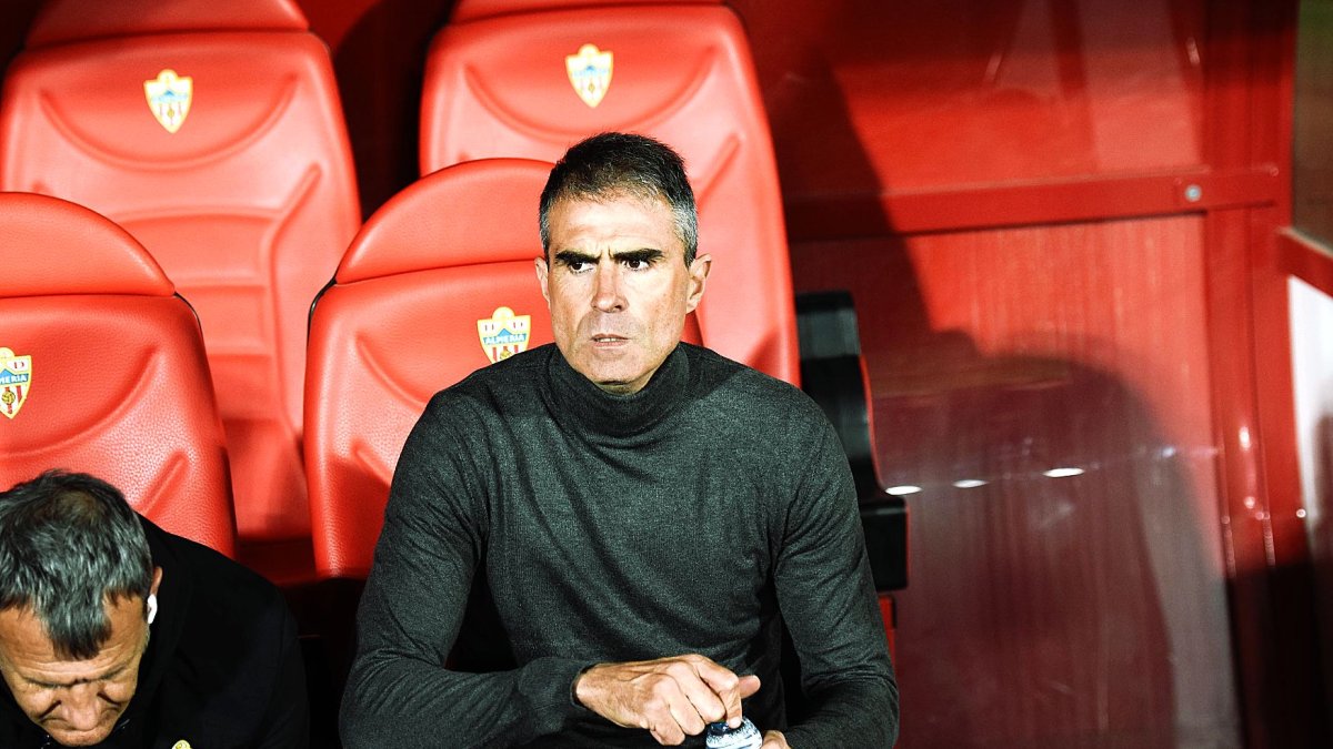 Termina la era Garitano en el Almería de forma oficial después de 19 jornadas.