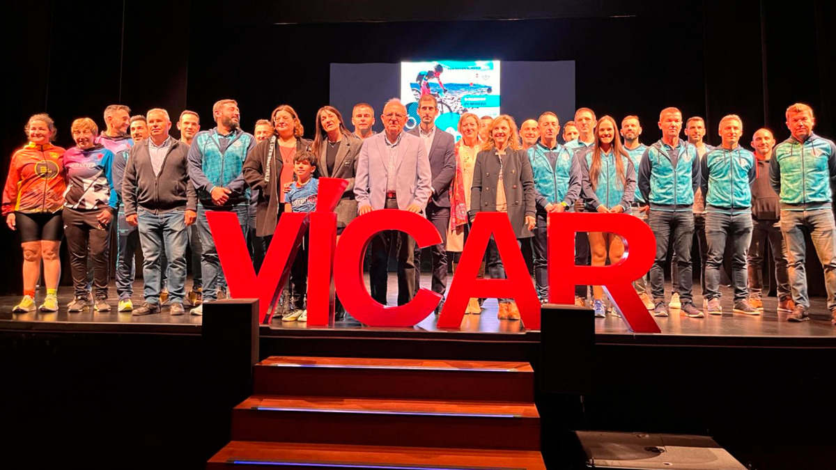 Foto de familia de la presentación de la prueba.