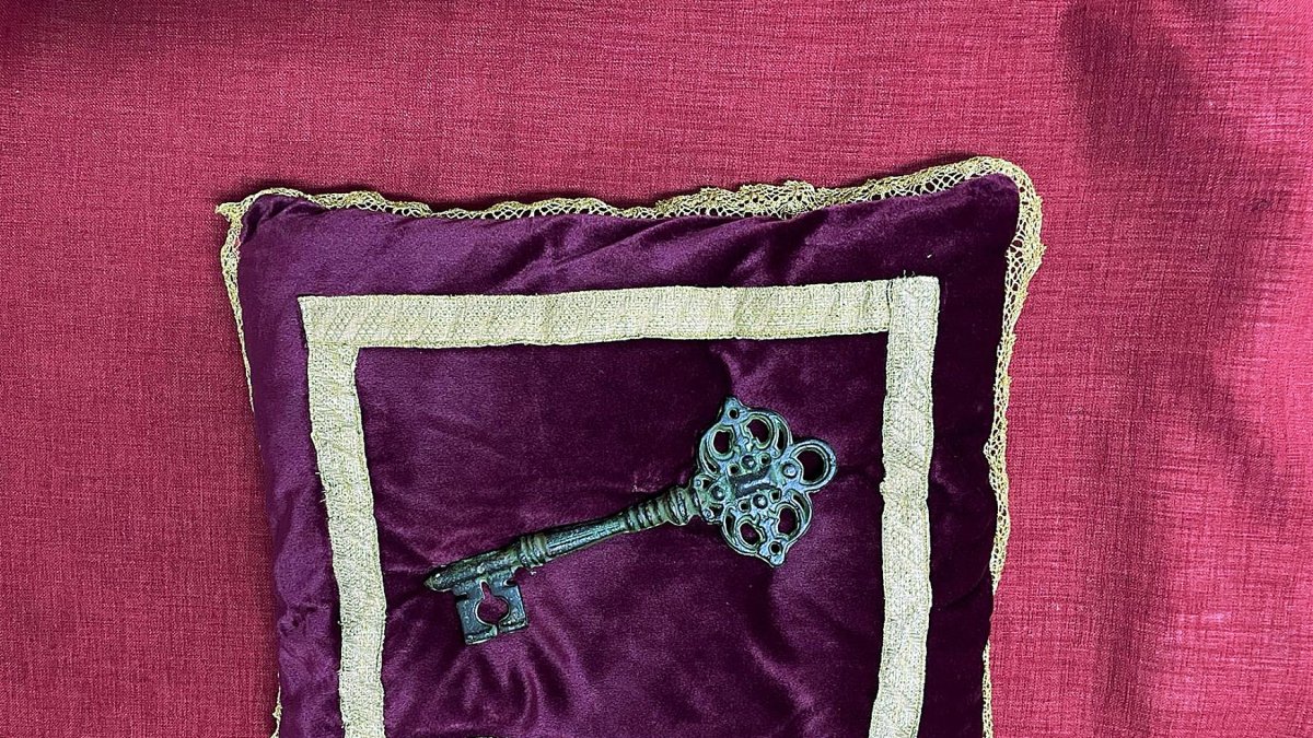 Esta es la llave que abrirá (y cerrará) la Semana Santa de Almería.