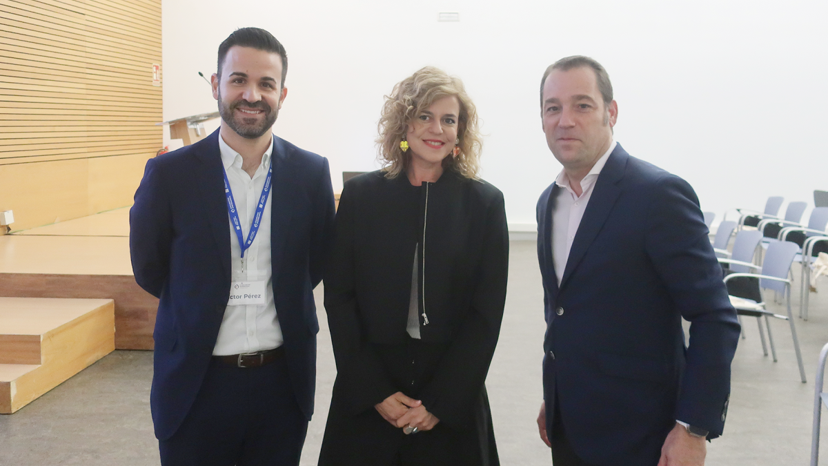 Víctor Pérez, Isabel Pérez y Paco Robles.Víctor Pérez, Isabel Pérez y Paco Robles.Víctor Pérez, Isabel Pérez y Paco Robles en el evento.