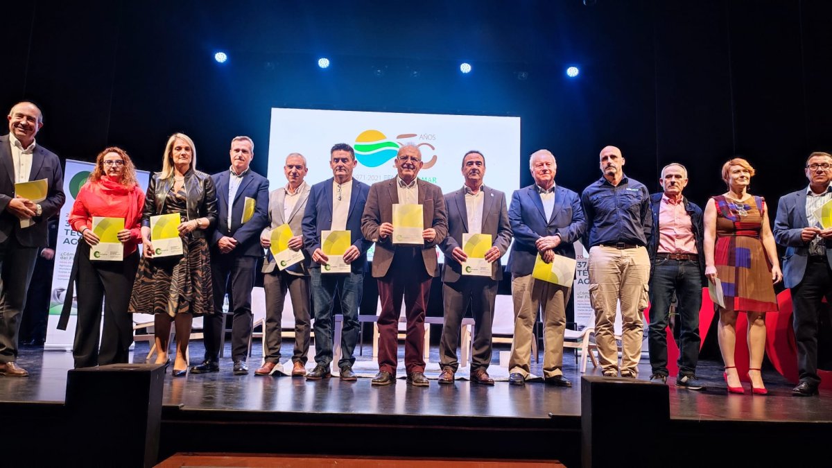 Foto grupal de la celebración del encuentro.