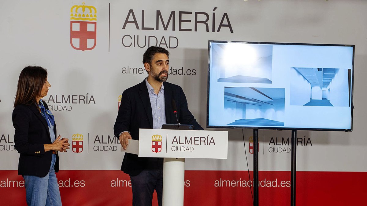 Joaquín Pérez de la Blanca, concejal de Turismo, durante la presentación