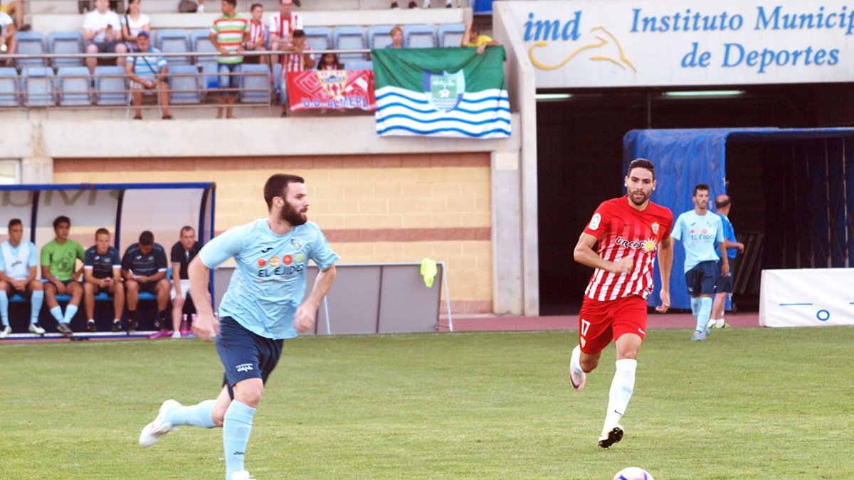 Antonio Puertas con el Almería de Soriano en Santo Domingo.
