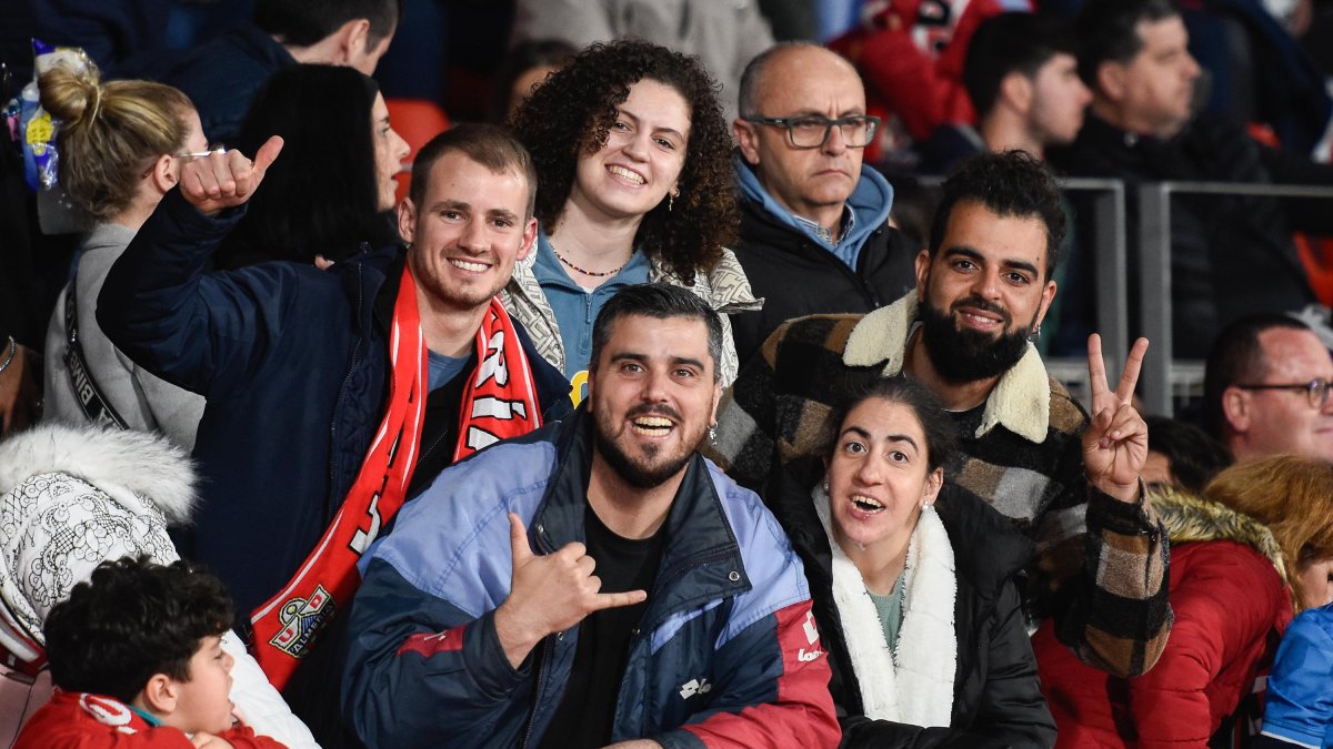 La afición del Almería tiene muchas ganas de ver a Pepe Mel en el Mediterráneo.