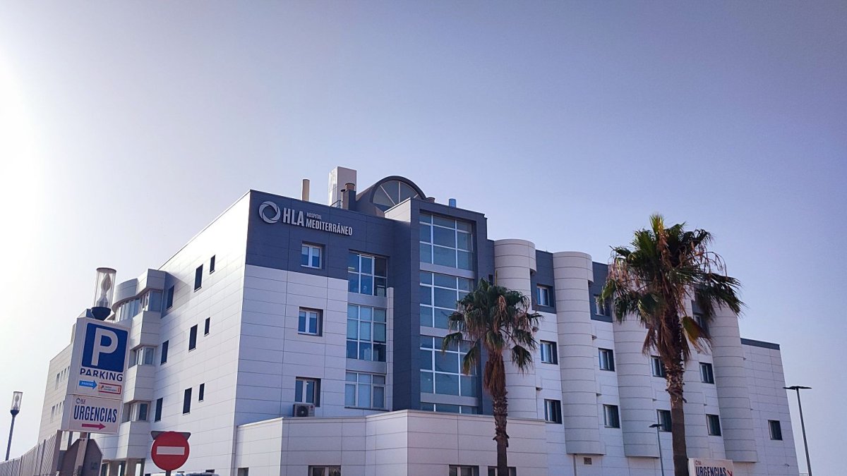 Fachada Hospital HLA Mediterráneo.