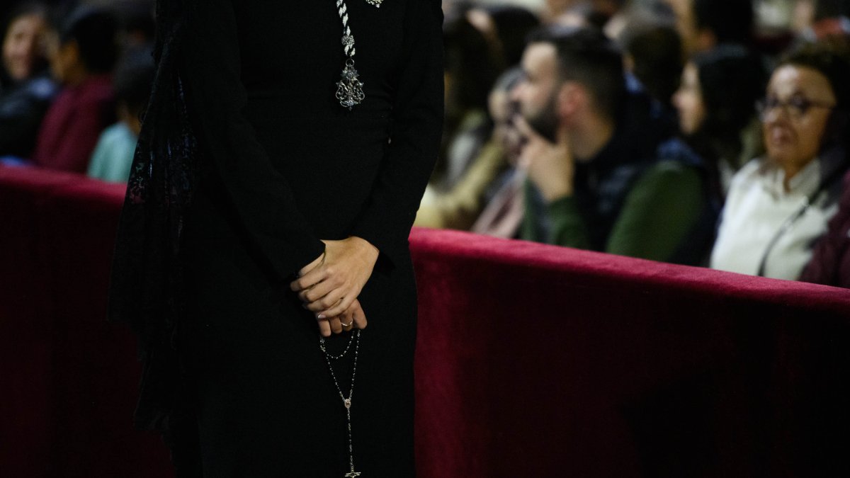 Detalle de una mantilla de Rosario del Mar.
