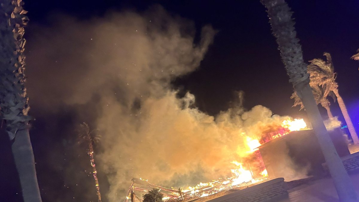 El chiringuito, ardiendo.