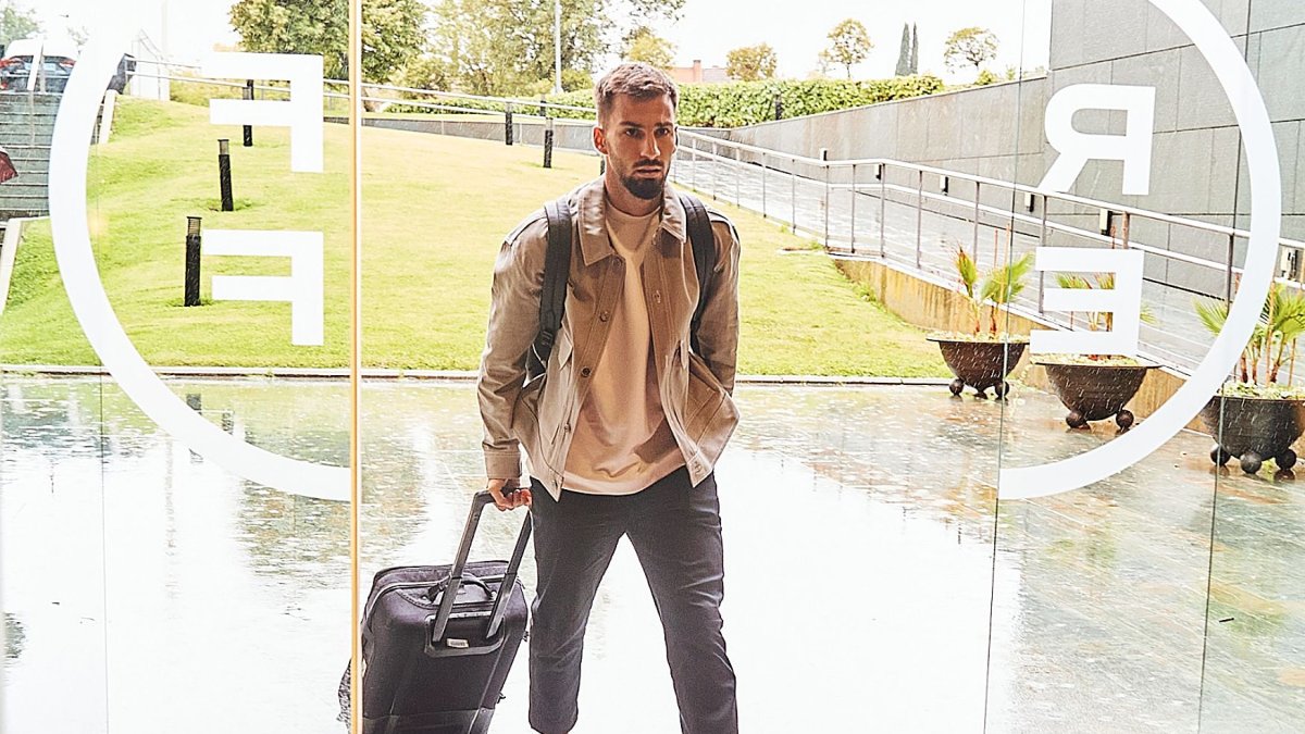 Álex Baena siempre con la maleta preparada.