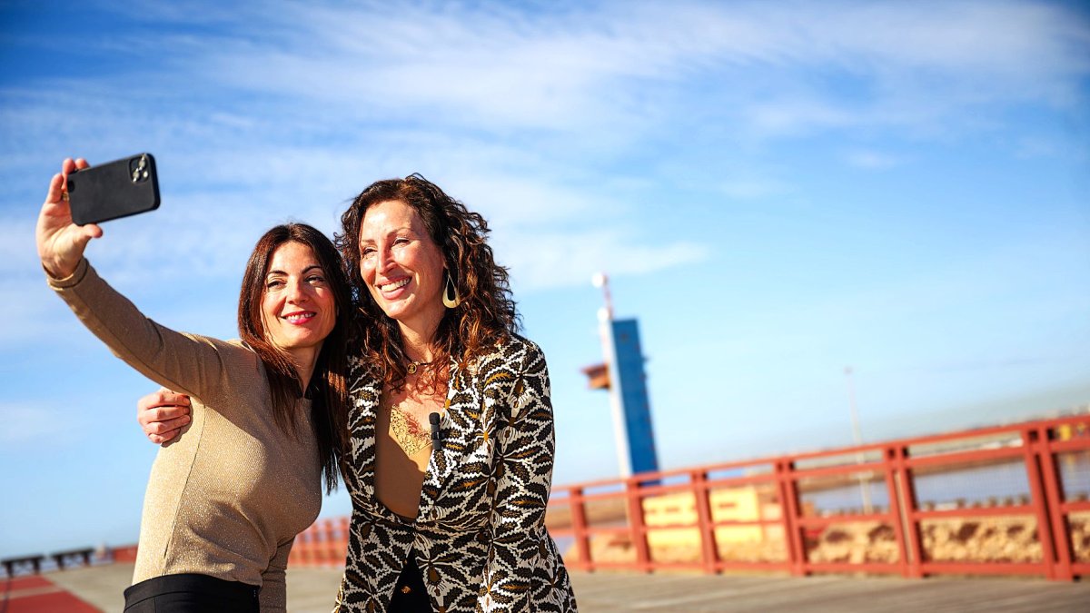 Rosario Soto, presidenta del Puerto, y María del Mar Vázquez, alcaldesa de Almería