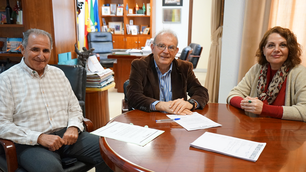 La reunión entre el consistorio y la organización.