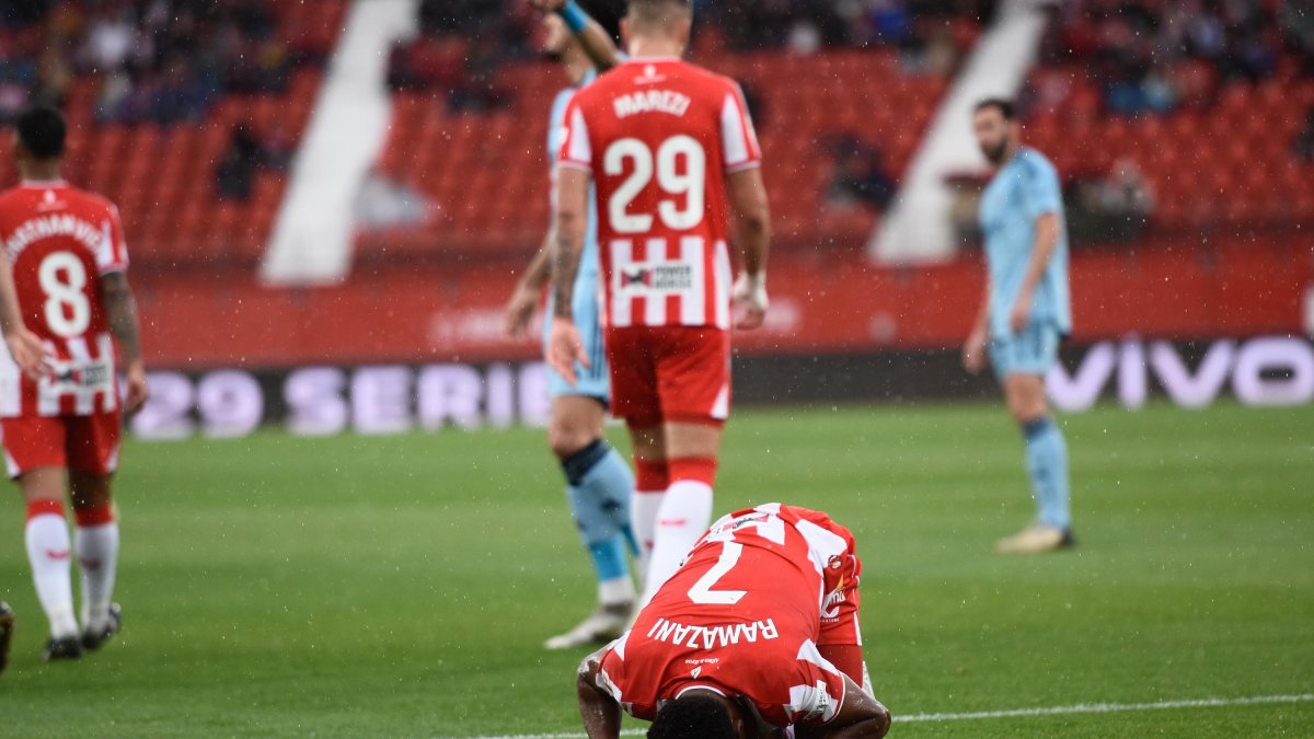 Largie Ramazani lamentándose de una ocasión en el último partido en casa frente a Osasuna.