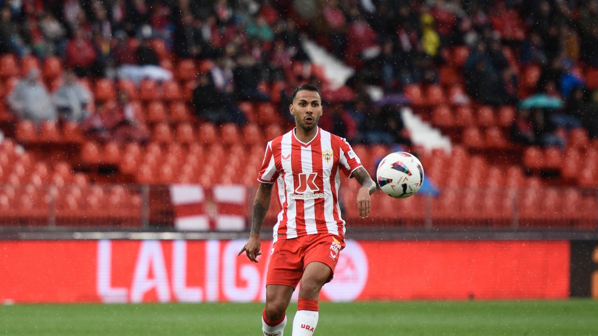 Jonathan Viera es pura fantasía en el campo; un futbolista un escalón por encima del resto.