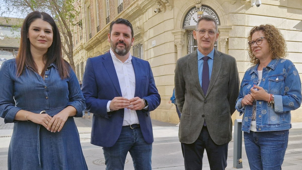 Los dirigentes socialistas han pedido eliminar las restricciones sobre el agua en el Levante.