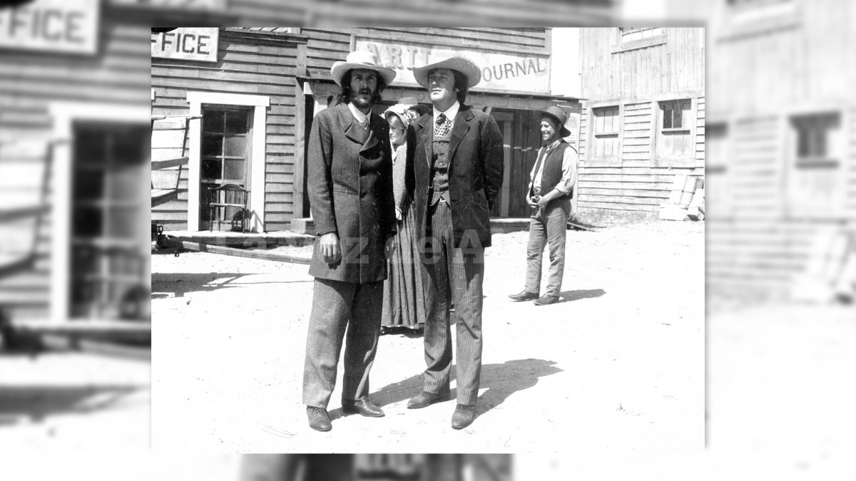 Vicente Hita y Pedro Baldó en uno de los rodajes que compartieron en el poblado de Tabernas.