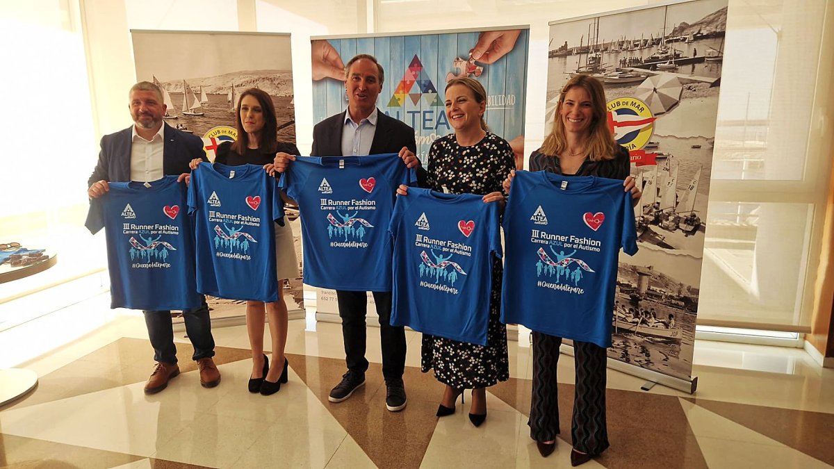 Presentación de la camiseta de la III Runner Fashion Carrera por el Autismo.