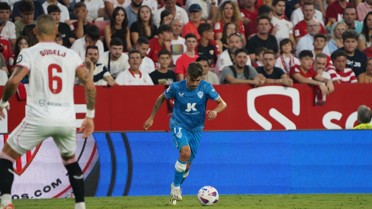 Pozo en el Sevilla-Almería, el último partido de Vicente Moreno.
