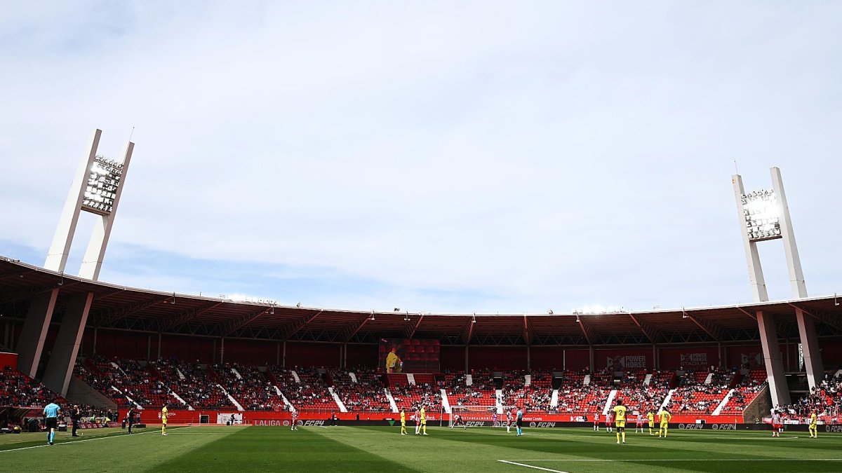 El fondo norte tuvo problemas de comunicación entre aficionados.