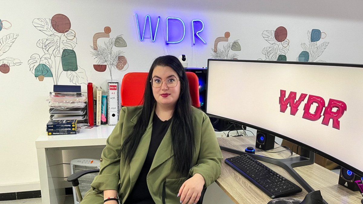 Alicia Salvador en su estudio en Almería.