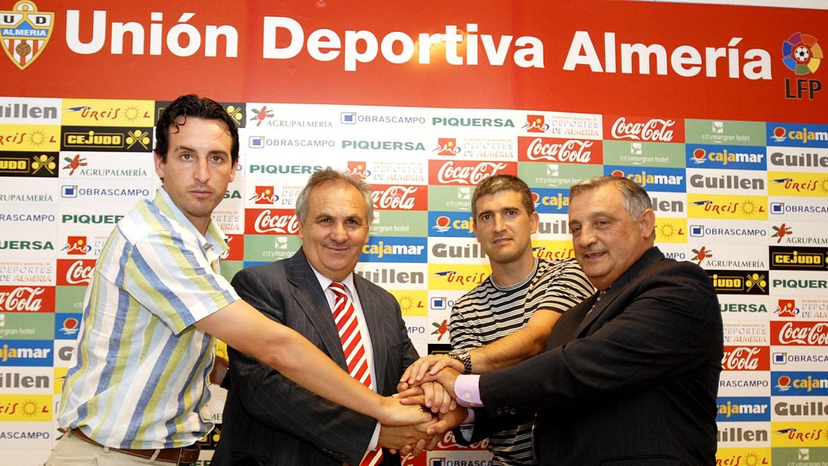 La presentación de Unai Emery con Roberto Olabe, Alfonso García y Ricardo Martínez.