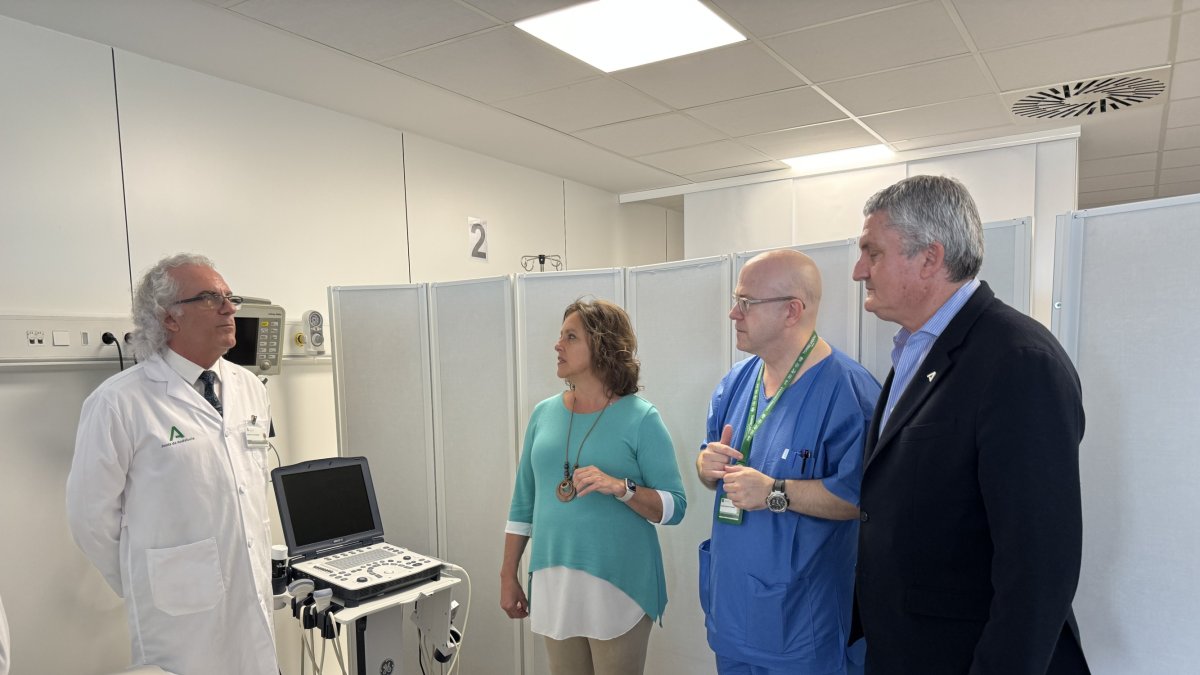 Visita de la consejera al Hospital Torrecárdenas.