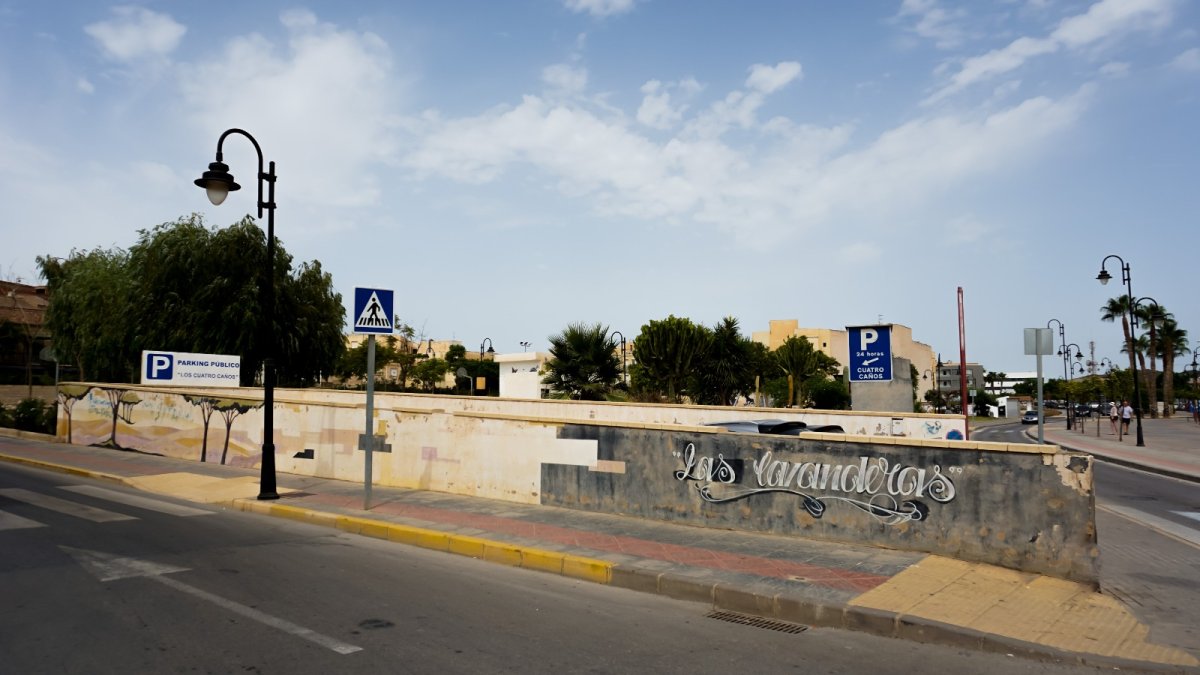 Imagen del exterior del Parkin de los Cuatro Caños en Vera.