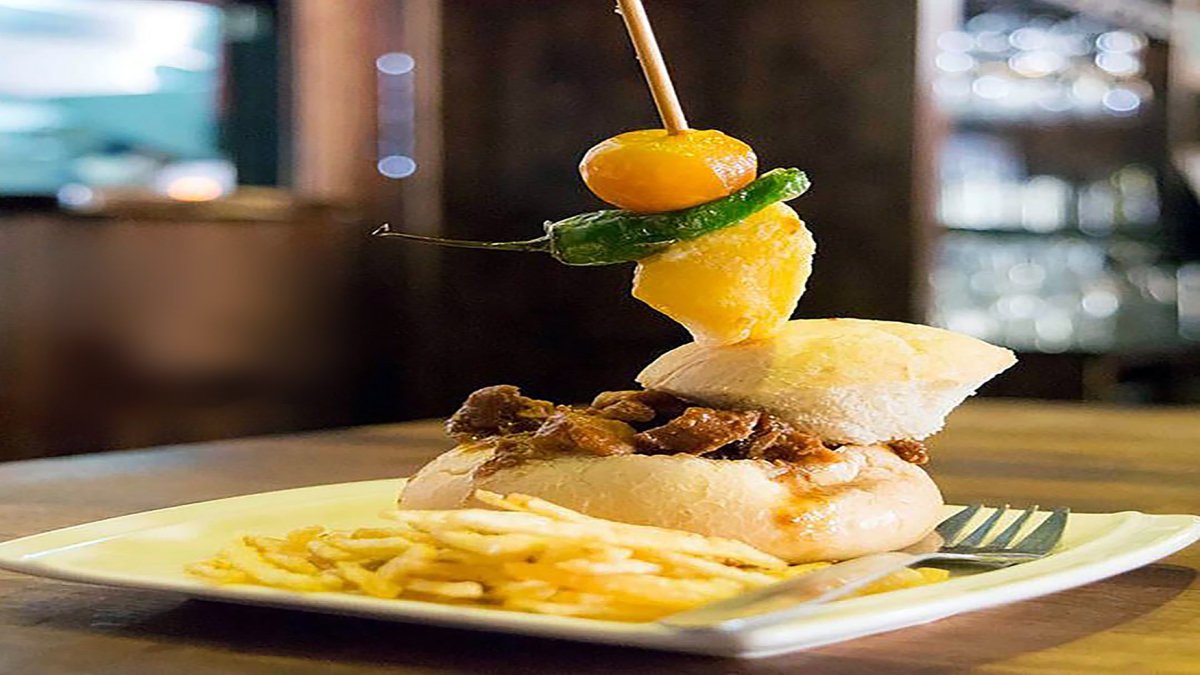 La tapa de Solomillo Mozárabe creada por el restaurante Entrefinos.