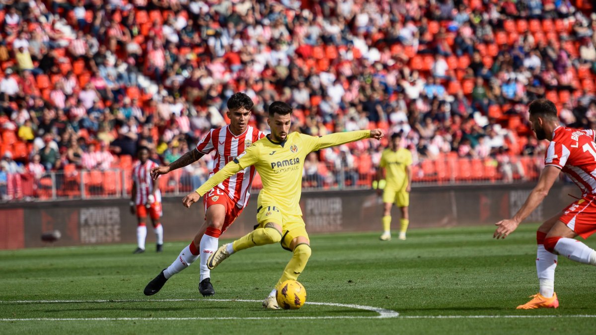 El roquetero Álex Baena en el Almería-Villarreal en el Estadio de los Juegos Mediterráneos.