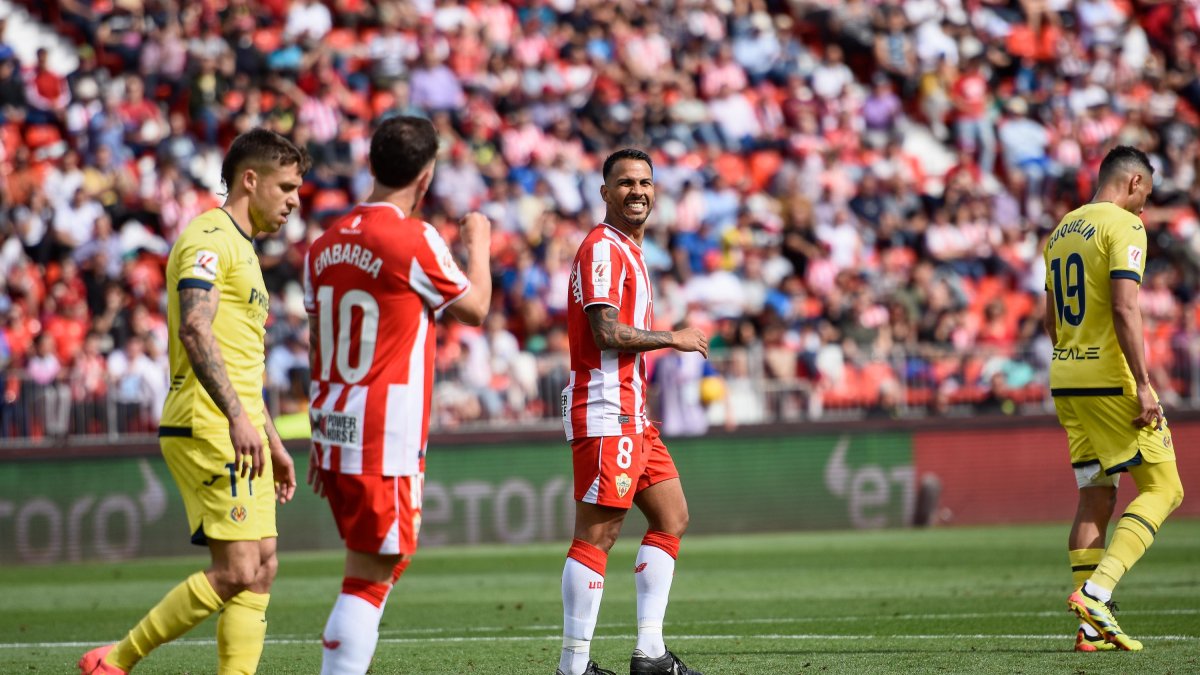 Adri Embarba y Jonathan Viera quieren ser importantes en el Almería que viene en Segunda División.