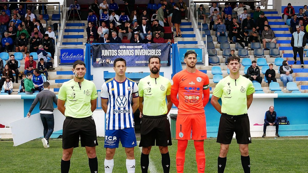 Foto del partido ante el Huétor Vega