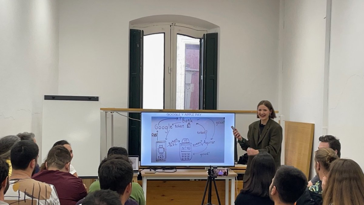 Katsiaryna Svistunova es System Analyst en las tecnologías aplicadas a las finanzas