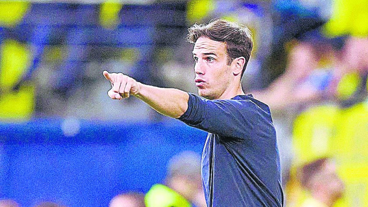 El entrenador del Rayo solo tiene 36 años.