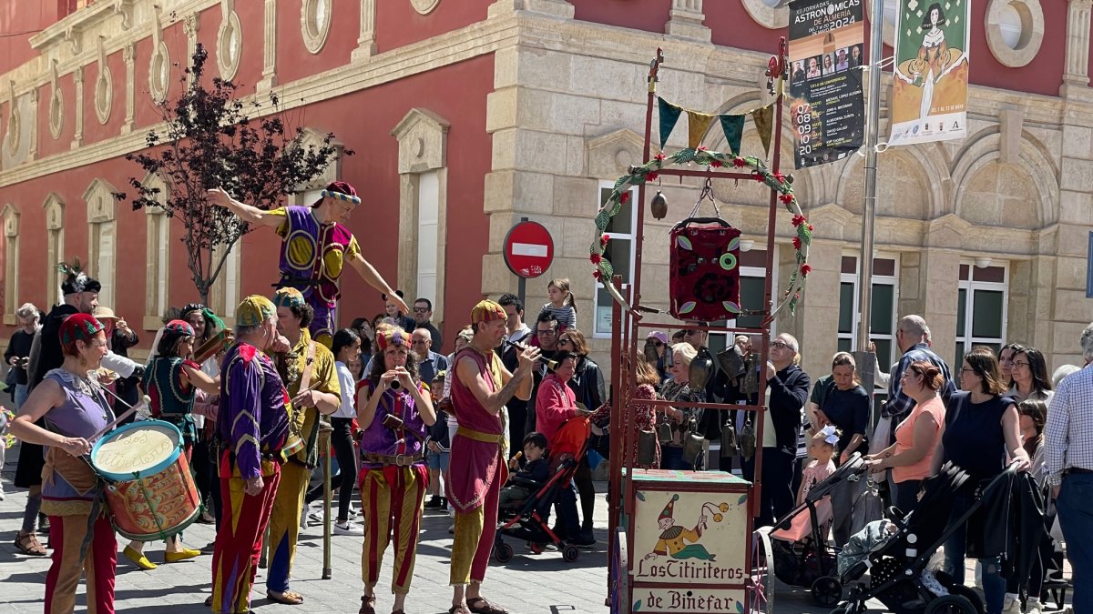Imagen del pasacalles en el centro de Almería.