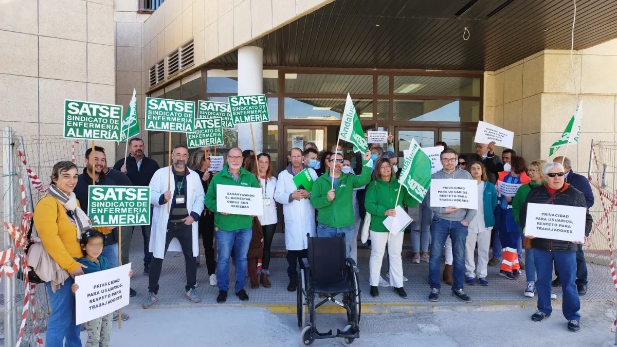Protesta semanas atrás en el Centro de Salud de Albox.