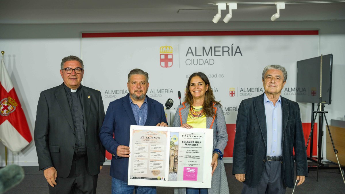 Juan José Martín Campos, Diego Cruz, Sonia Miranda y Rafael Morales. en la presentación del cartel.