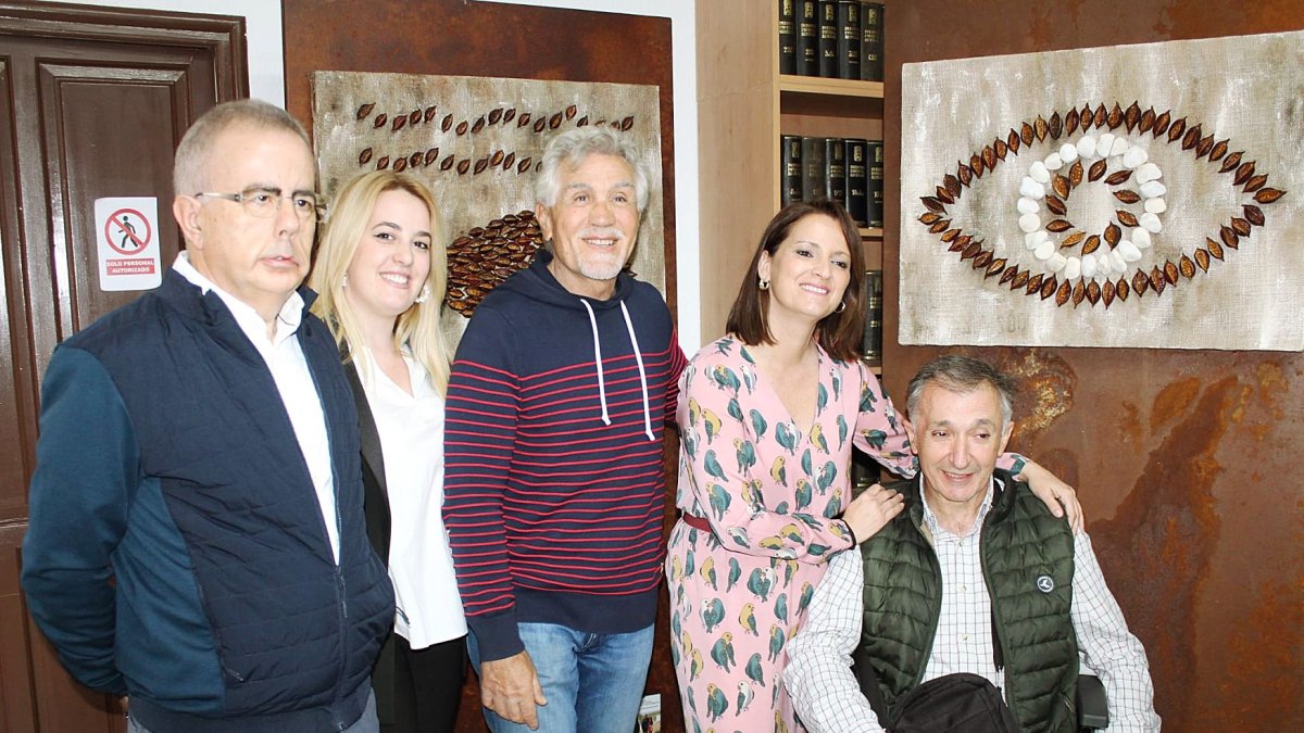 María del Mar Alfonso y Matías García, inauguraron la exposición.