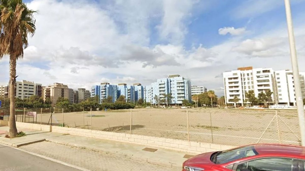 Parcela sobre la que se levantará el espacio comercial